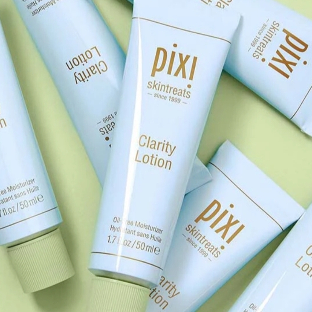 Pixi Clarity Lotion - Light Blue and Cream